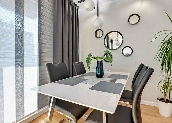 Chmielna Park - Center & Parking By Downtown Aparthotel