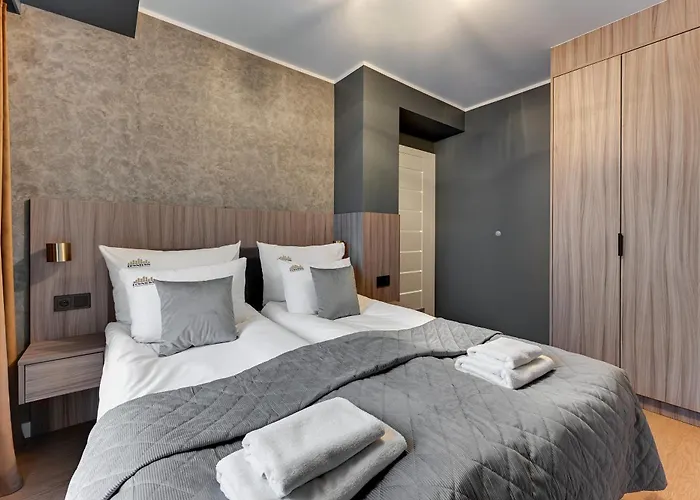 מלון דירות Chmielna Park - Center & Parking By Downtown 4*